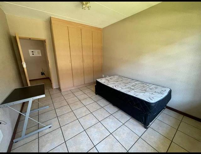 2 BEDROOM PROPERTY TO RENT IN DIE BULT